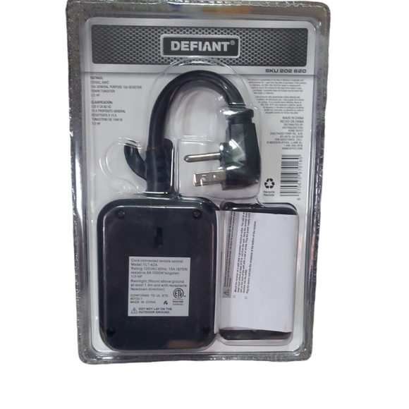 Defiant Wireless Indoor/Outdoor Remote Control Switch 2 Grounded Outlets NIP - Picture 3 of 4